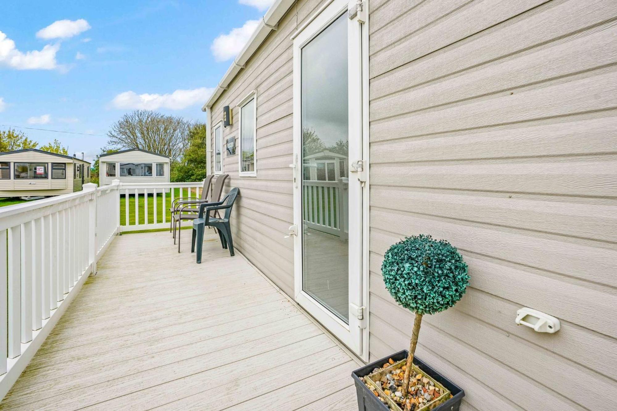 Sunscape Lodge Corton  Exterior foto